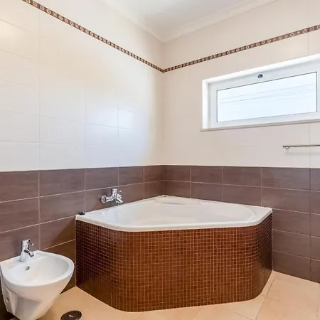 Bright 3bdr House With Pool By Lovelystay بيت للعطل