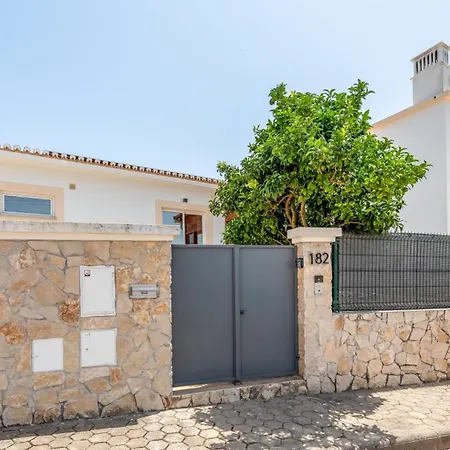 بيت للعطل Bright 3bdr House With Pool By Lovelystay *