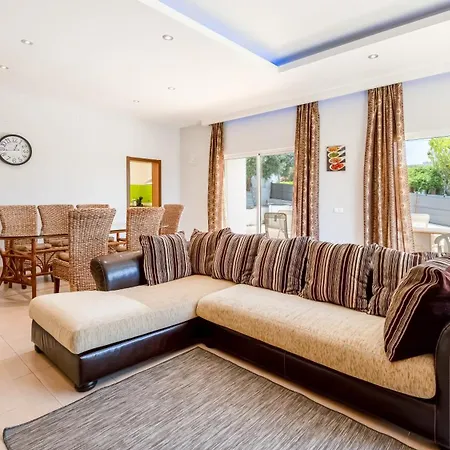 Bright 3bdr House With Pool By Lovelystay * بورتيماو