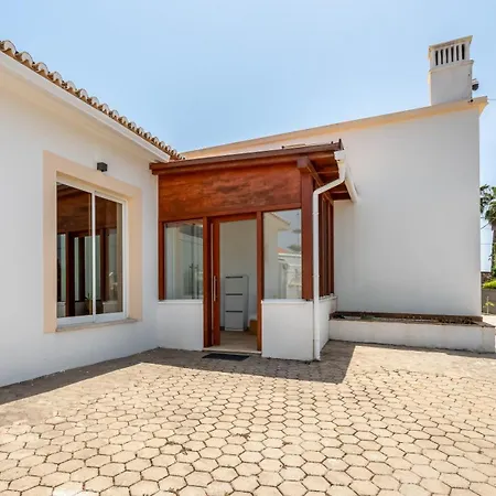 Bright 3bdr House With Pool By Lovelystay *